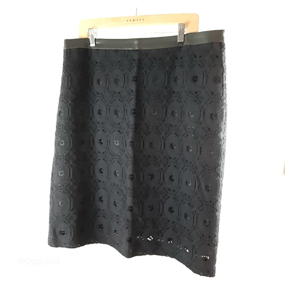 XL Kenar Black Lace Midi Skirt - Picture 11 of 13